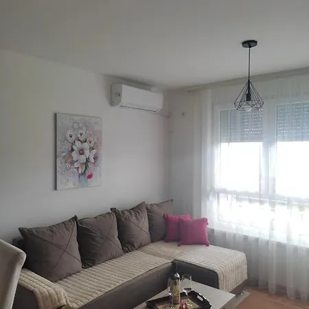 Petra Apartment *